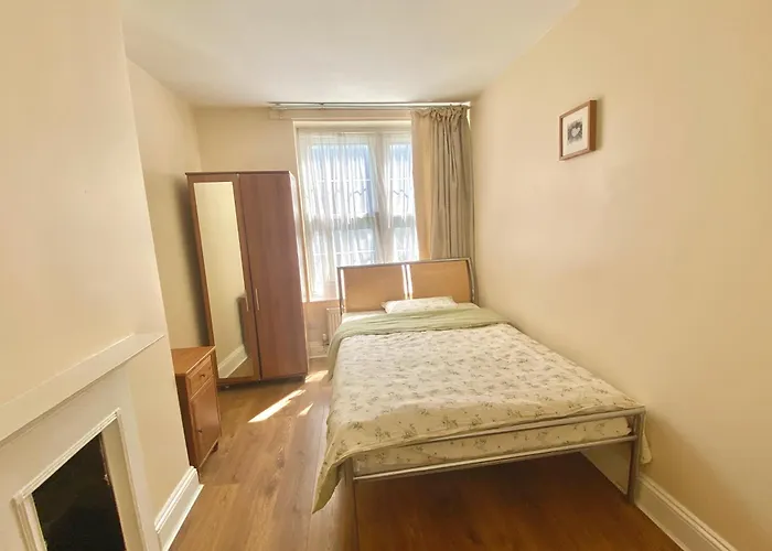 Separate Rooms By The Thames